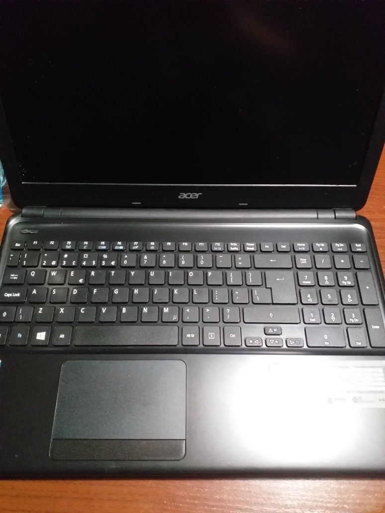 Laptop acer E1-572