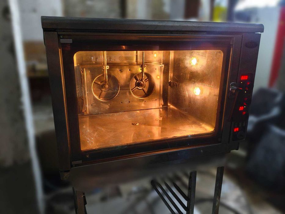 Продається професійний пароконвектомат Unox XB403G + Підставка