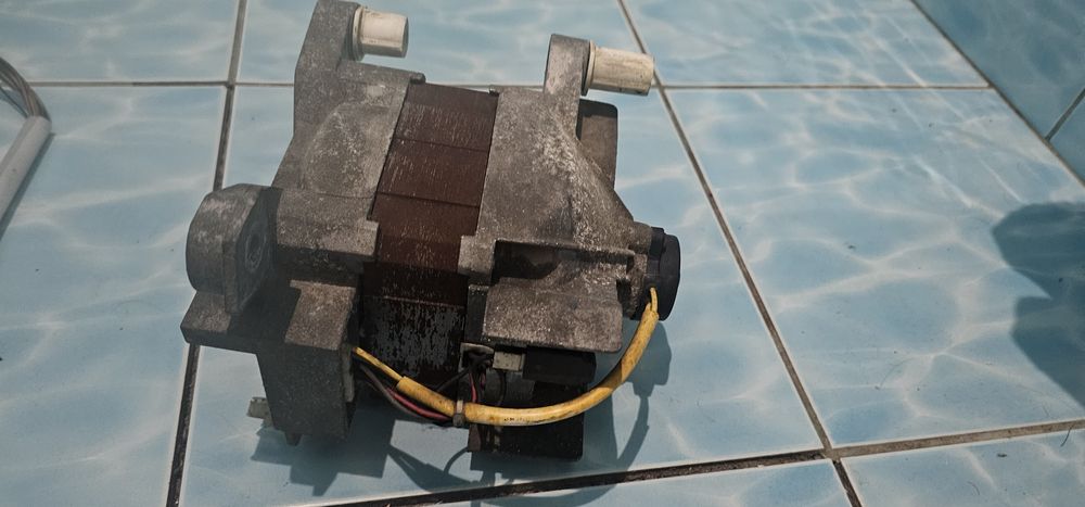 Запчастини до пральної машини (двигун, блок управління, тен)