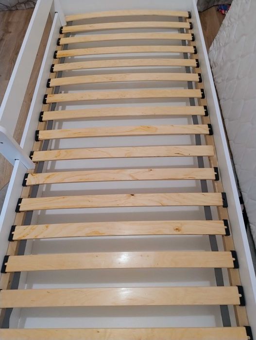 Łóżeczko Dziecięce w bardzo dobrym stanie 180x80