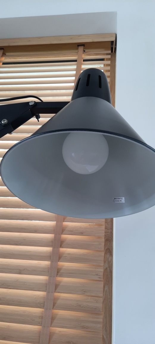 Lampa podłogowa do salonu, loft, metalowa