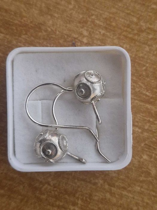 Сережки срібло за кордону