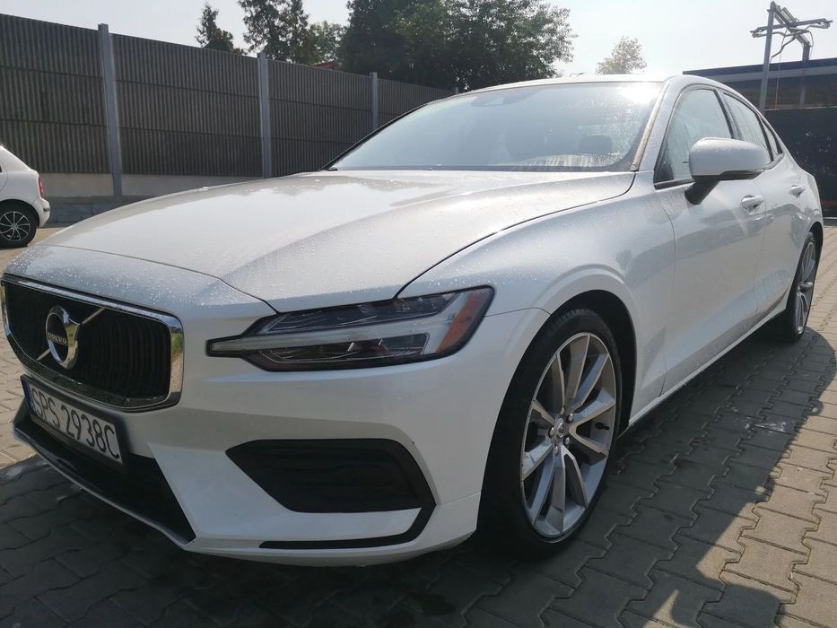 Volvo S60 VOLVO S60 2020 T5 BENZ 250KONI