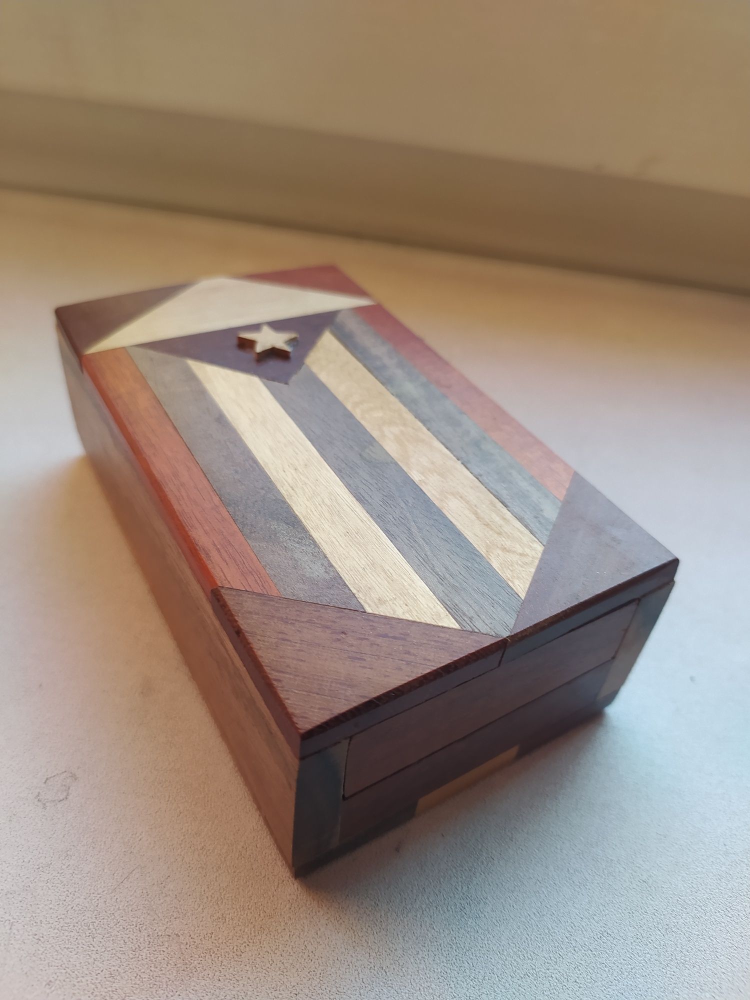 Drewnianie pudełko z Kuby