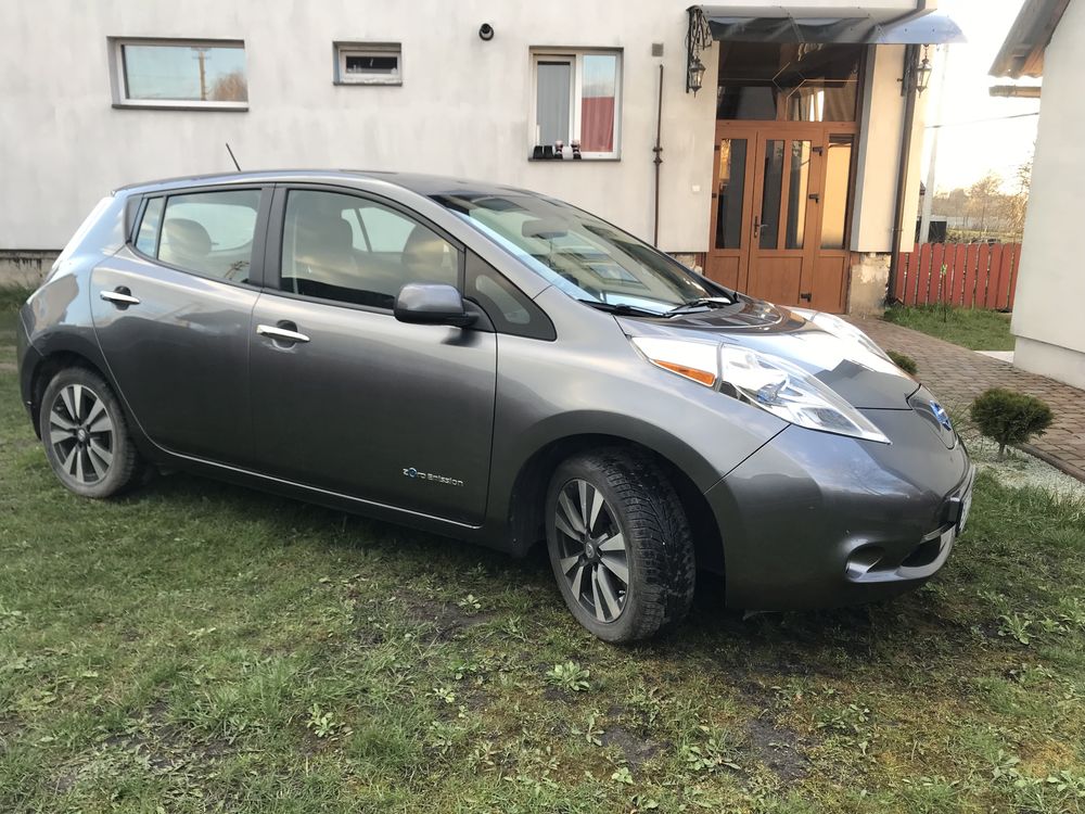 Нісан ліф Nissan Leaf