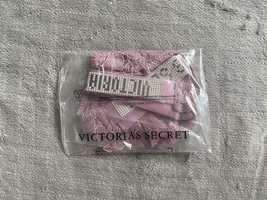 Nowe majtki stringi koronkowe z kryształkami Victoria’S Secret różowe