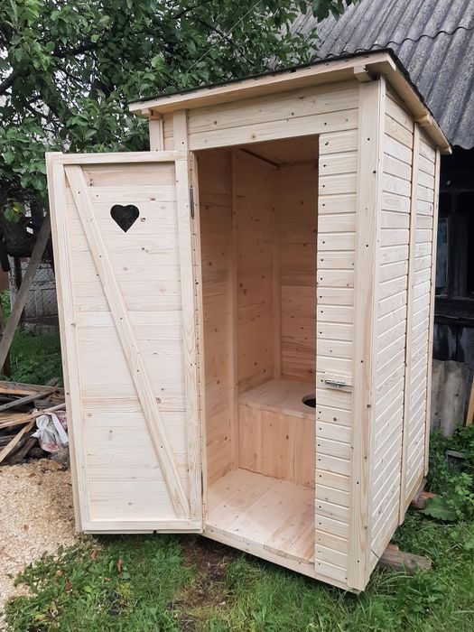 Продаю садові туалети