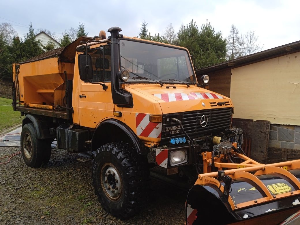 Mercedes Unimog 1250