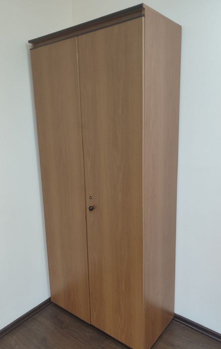 Шкаф розпашной на две двери