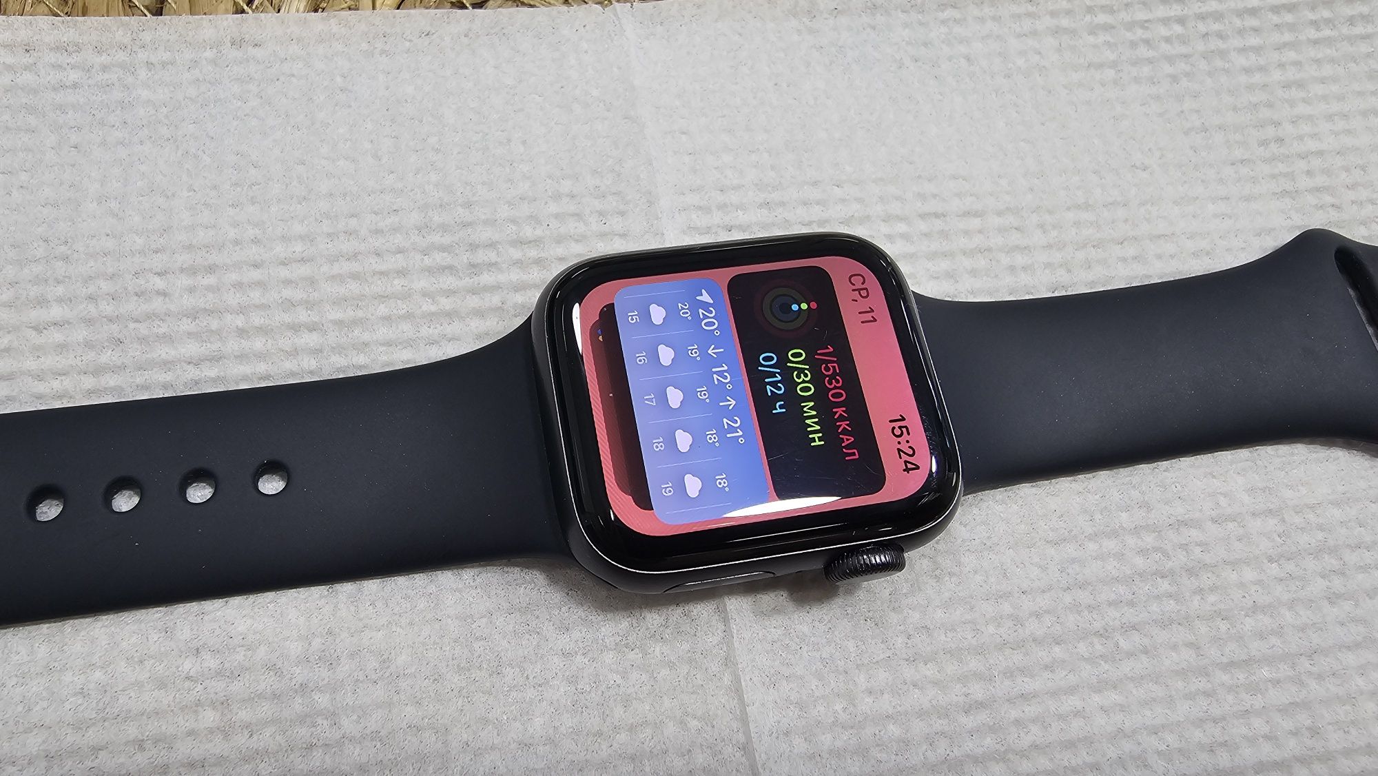 Apple watch SE 40mm aluminum&ceramic в чудовому стані