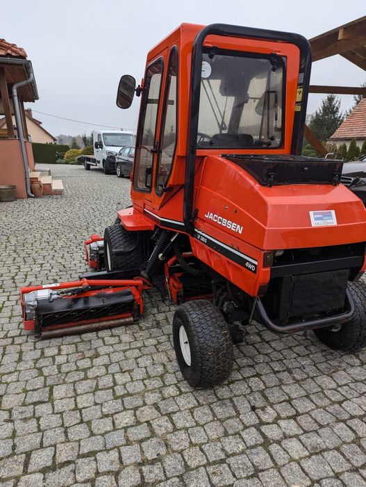 Kosiarka wrzecionowa JACOBSEN LF3810 diesel Kubota 4cyl 4x4 boiska