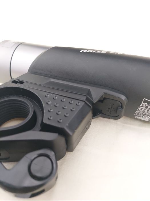 Lampka 854 lumeny boost rowerowa przednia odporna na deszcz i upadki