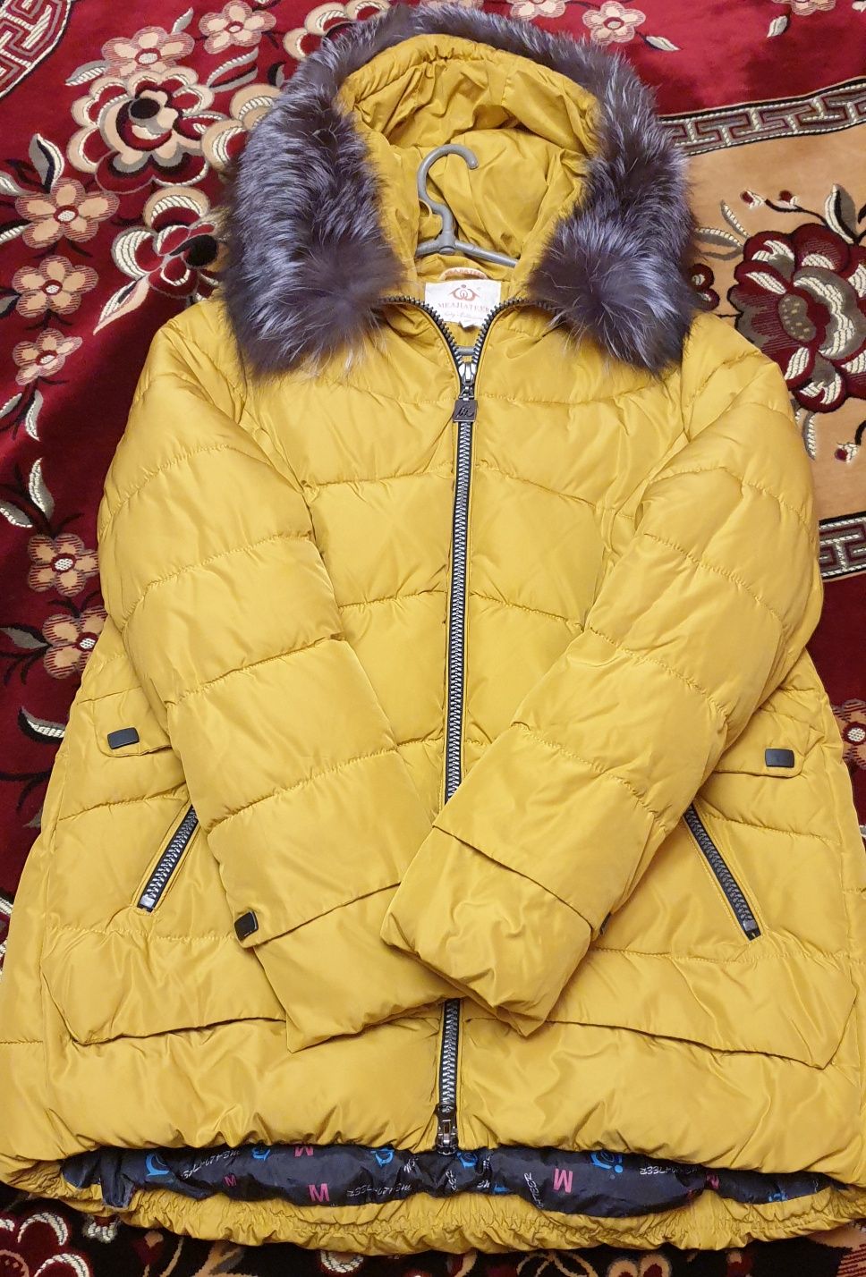 Женская зимняя куртка пуховик 50 размер с натуральным мехом