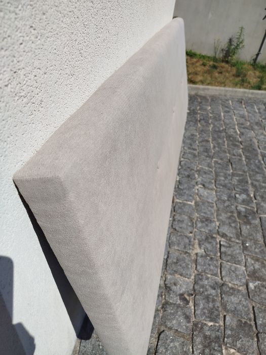 Cabeceira cama bege com 160cm por 50cm