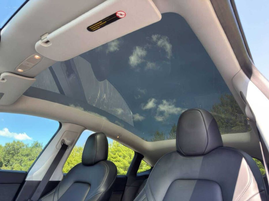 Tesla Model Y Long Range      2021