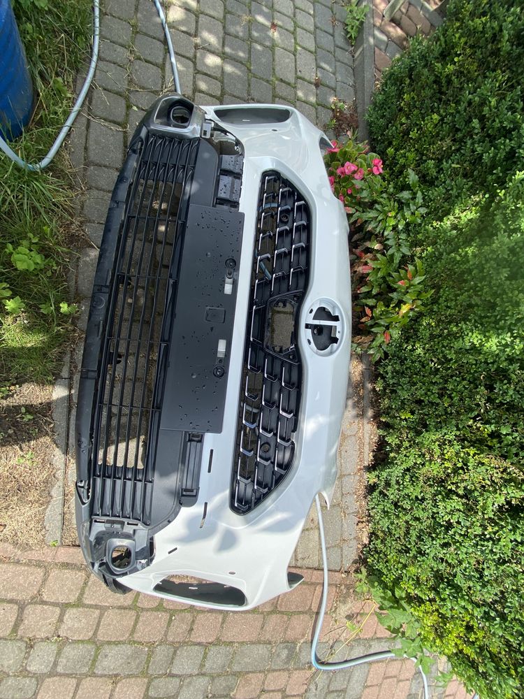 Zderzak yaris cross adventure premier edition