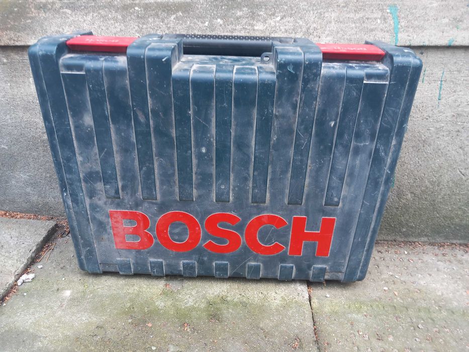 Młot udarowy kujący BOSCH- GSH-388 
 Łódź