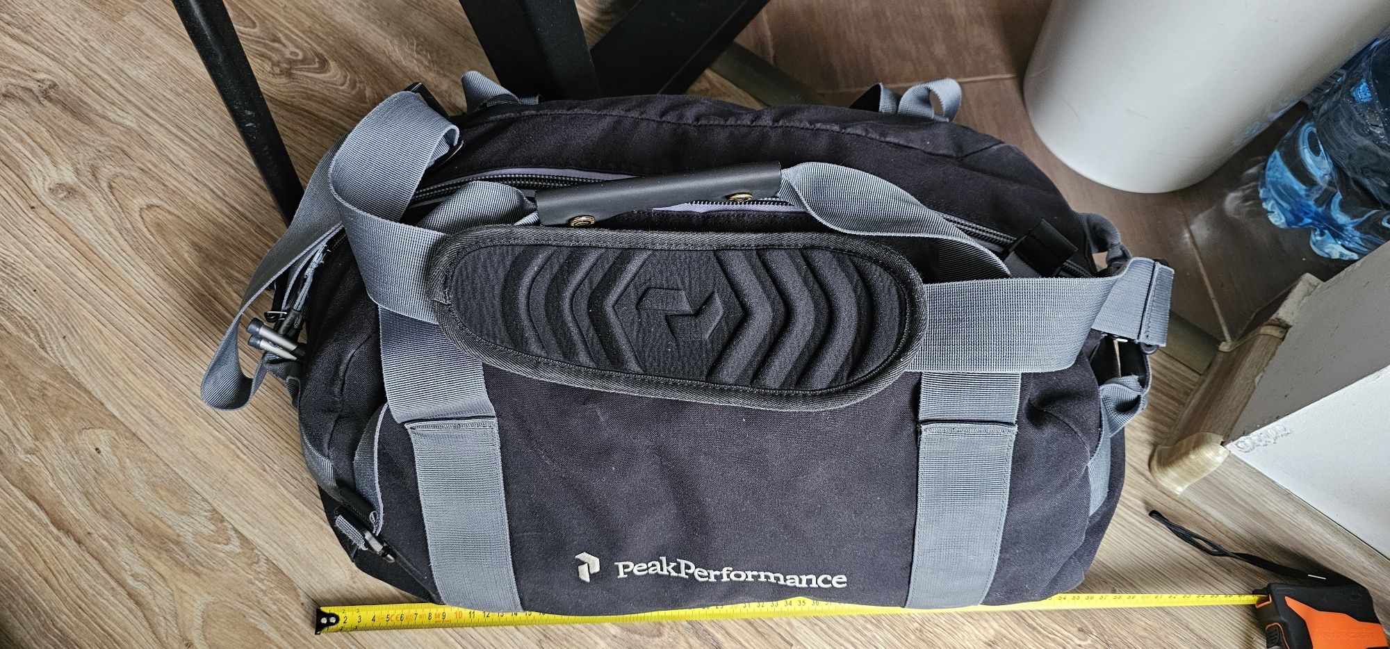 Torba podróżna PEAK PERFORMANCE na ramię wymiary na zdjęciach