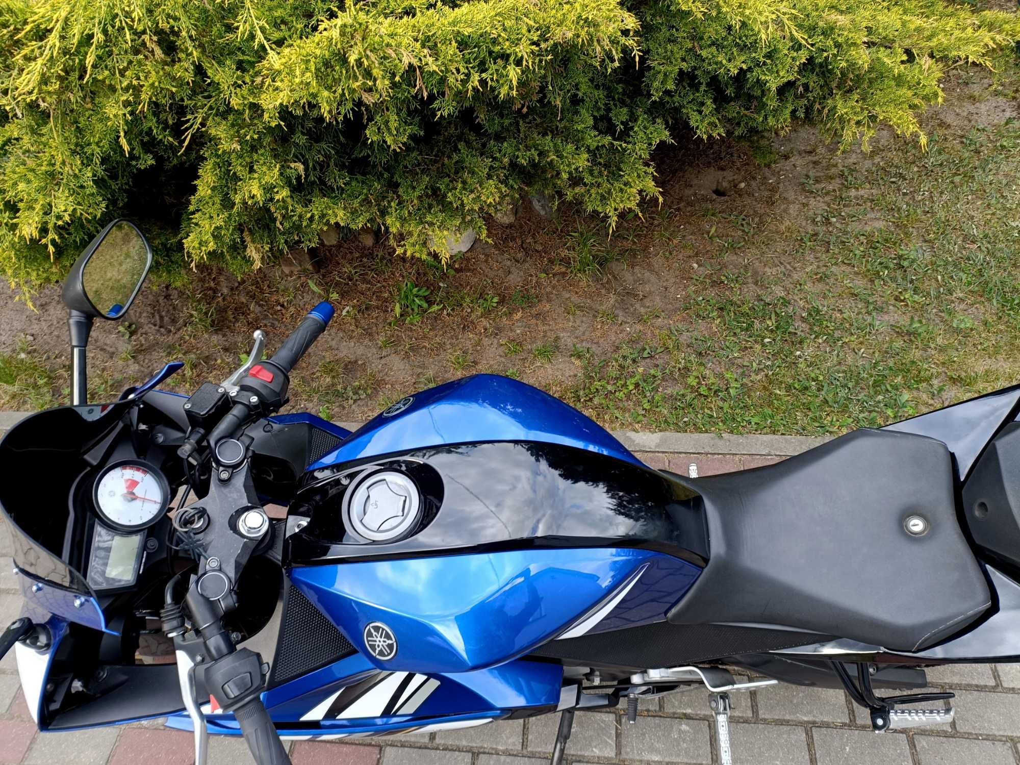 YAMAHA YZF R125 Rok 2012 LeoVince