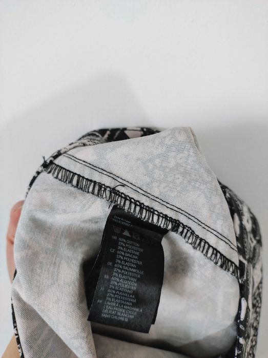 Czarno-biała krótka spódnica H&M azteckie wzory mini aztec 2010s 36 S