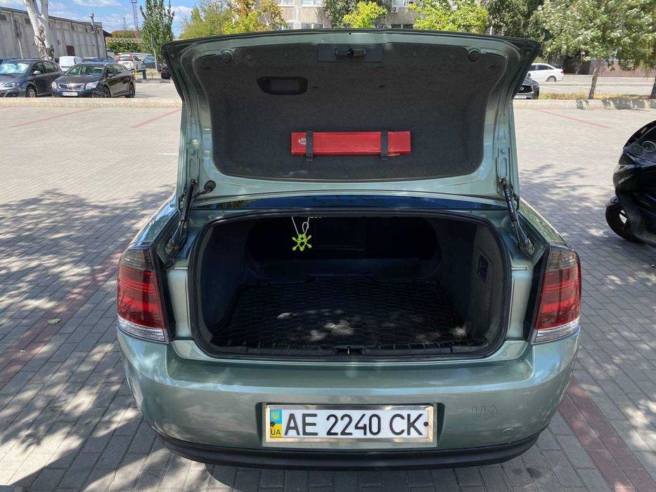 Opel Vectra C механика 2,2 бензин