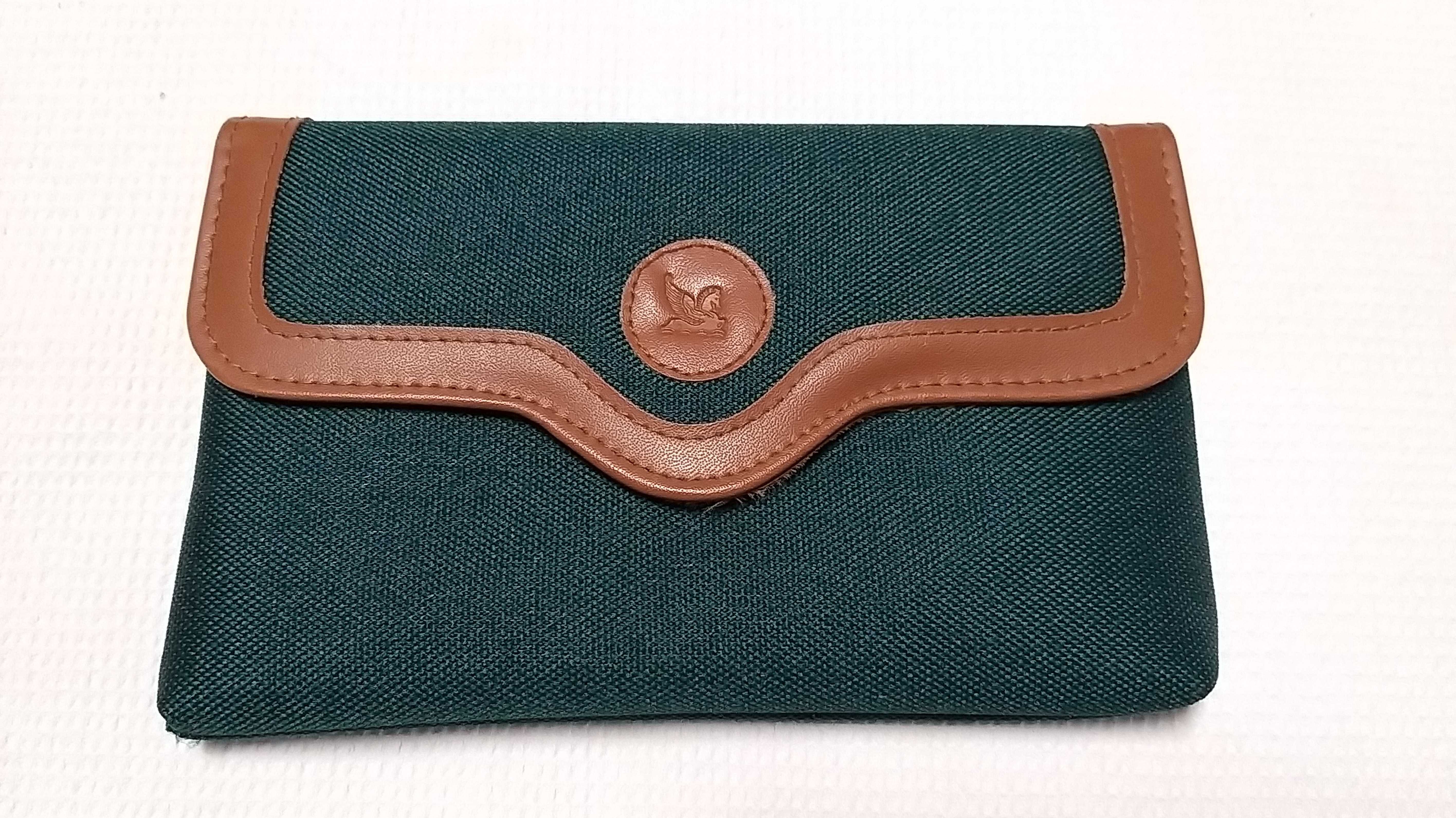 carteira verde NOVA, com porta moedas extra