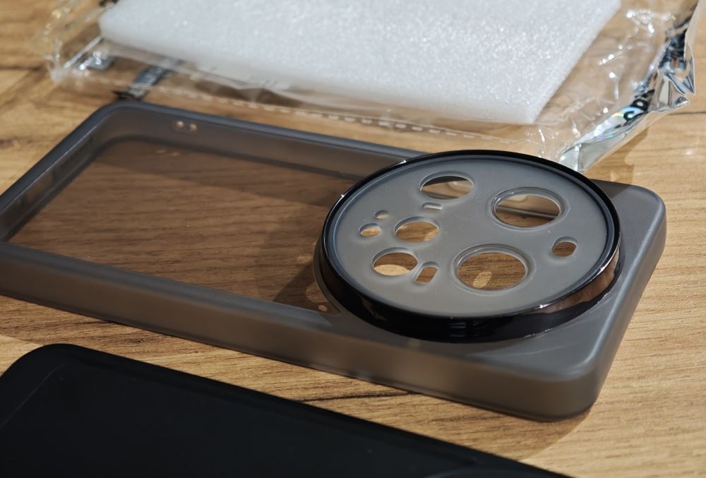 Xiaomi 15 Ultra  Etui Case 2szt jedno nowe.