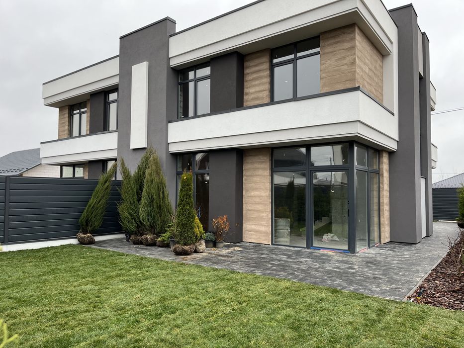 Сучасний дуплекс 136 кв.м, 3 сотки. Залишилась 1 половинка