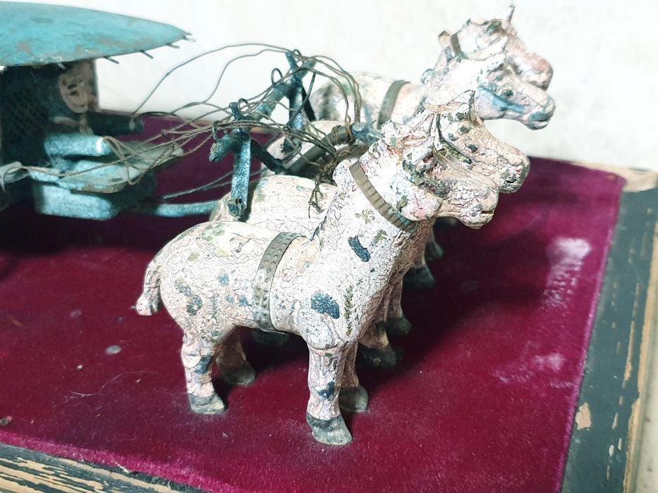 Antigo reprodução da carruagem chinesa do imperador Qin Chi Huang