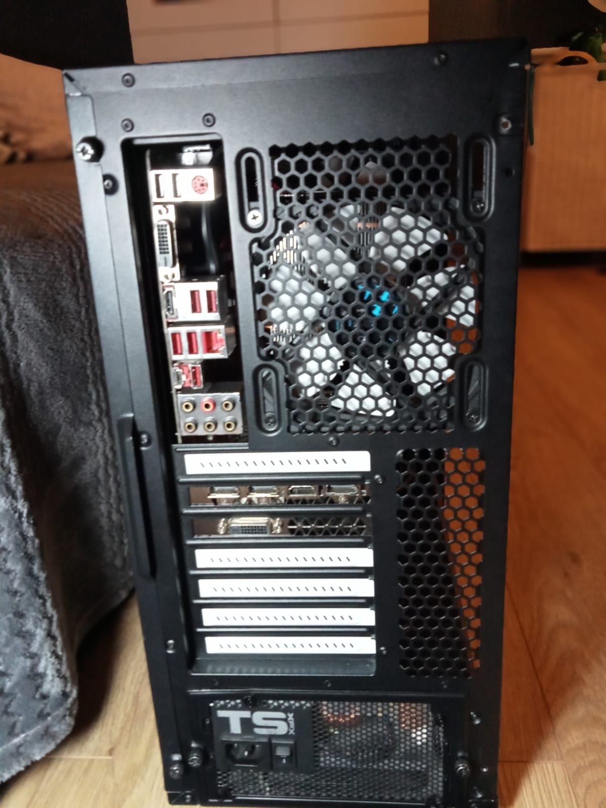 Komputer Gamingowy GeForce Gtx 1060 Amd Ryzen 7