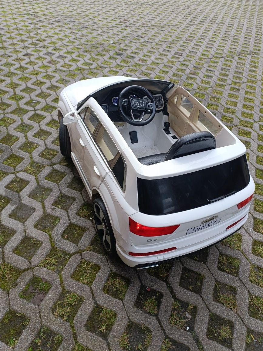 Auto na akumulator Audi Q7