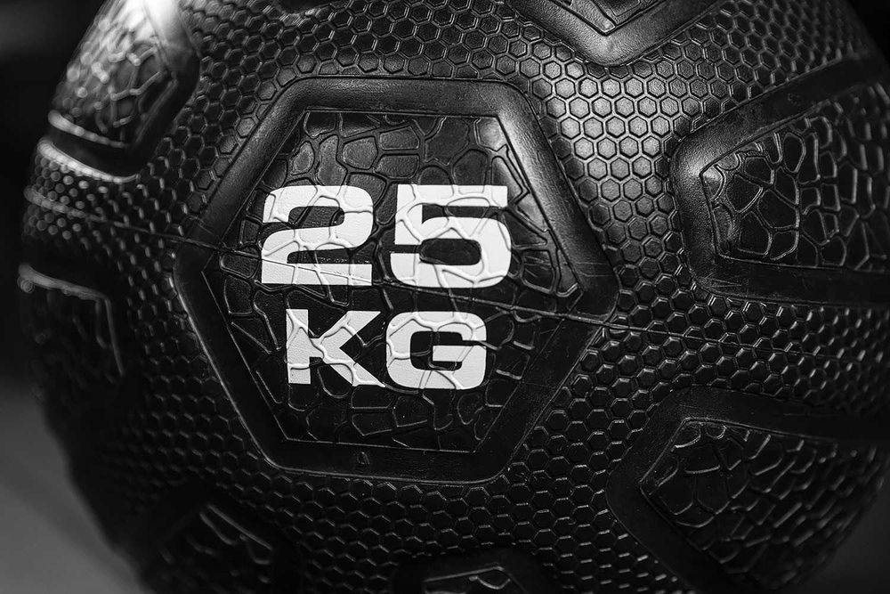 Piłka lekarska gumowa Heavy Duty Xenios USA 25 kg