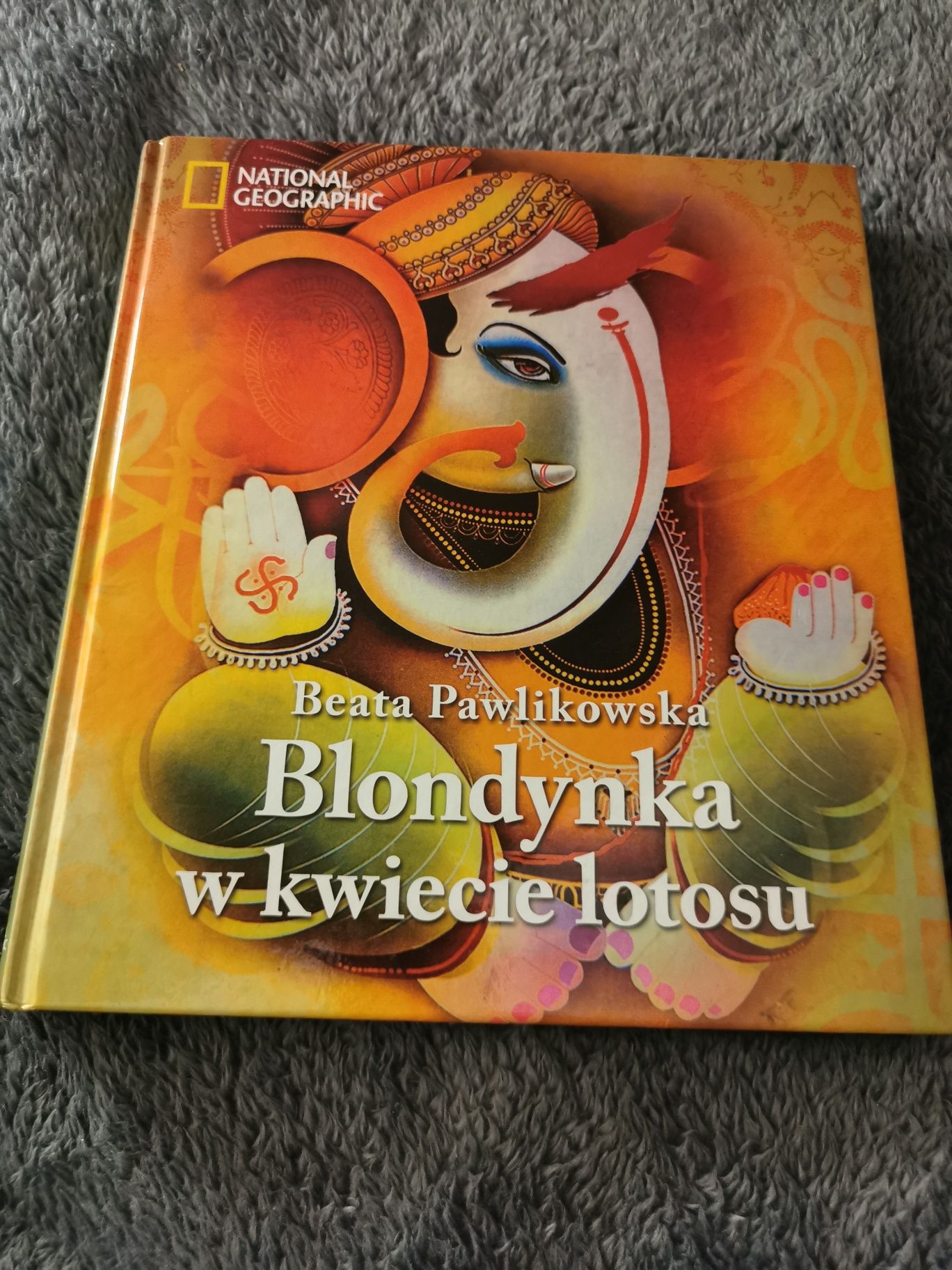 Beata Pawlikowska, Blondynka w kwiecie lotosu