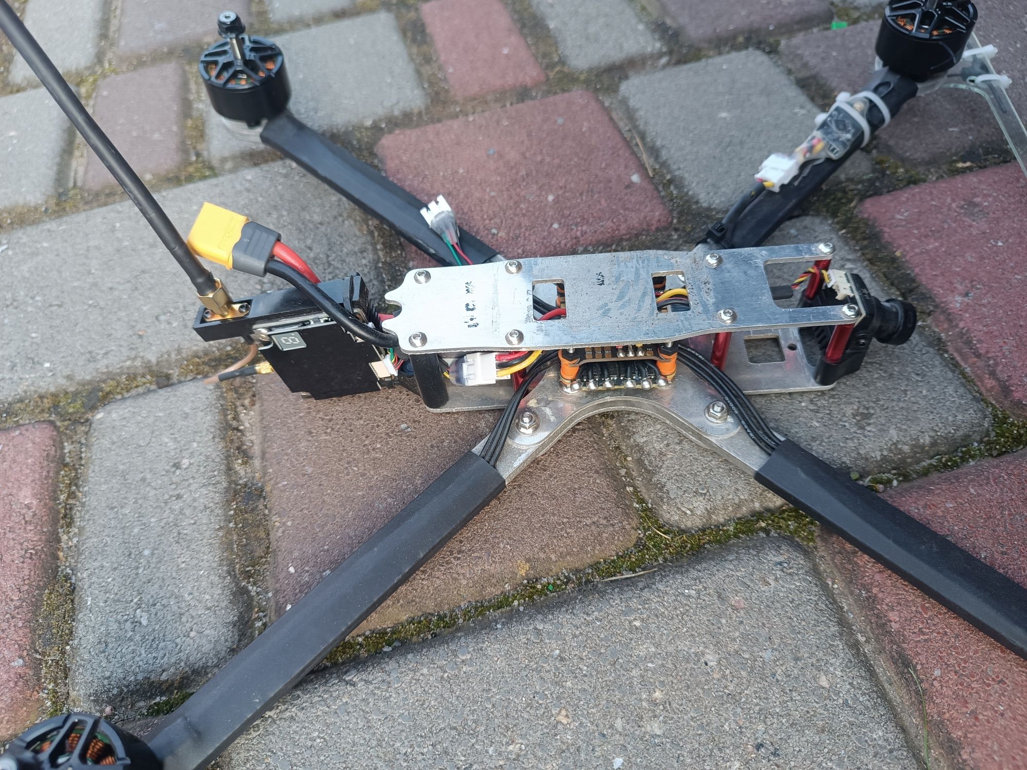 Fpv дрон квадрокоптер