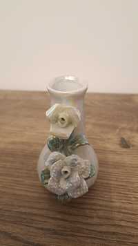 Miniaturowy porcelanowy wazonik