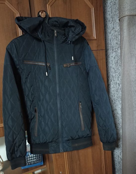 Куртка демисезона на хлопчика 14-15 років