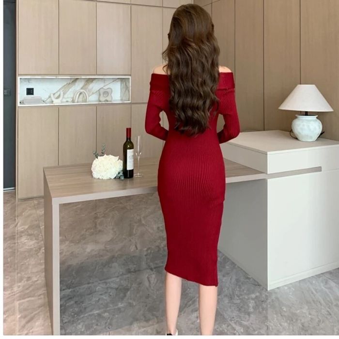 Бургунді сукня в рубчик, бордове плаття з відкритими плечима