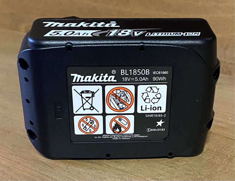 Акумулятор шуруповерта Makita BL1850B новий