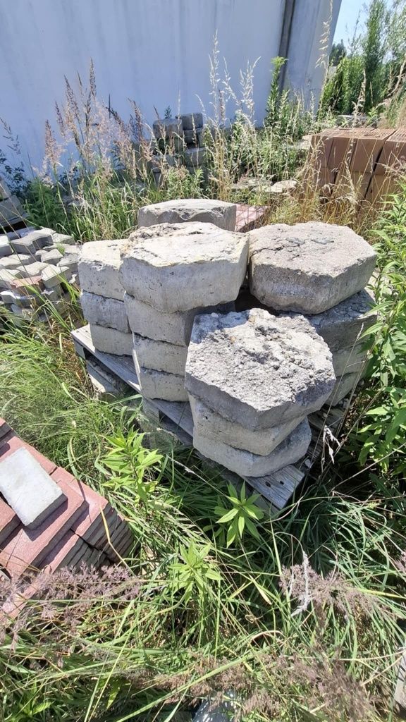 Tralinka plus krawężniki drogowe