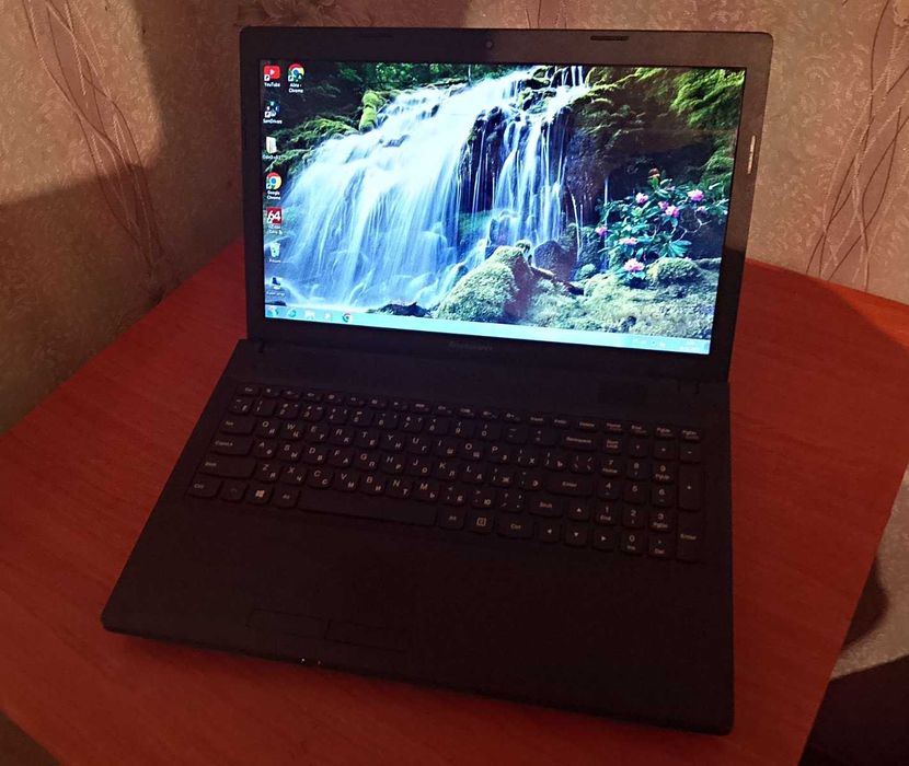 Ноутбук Lenovo 15.6 дюймів, зарядка, робочий