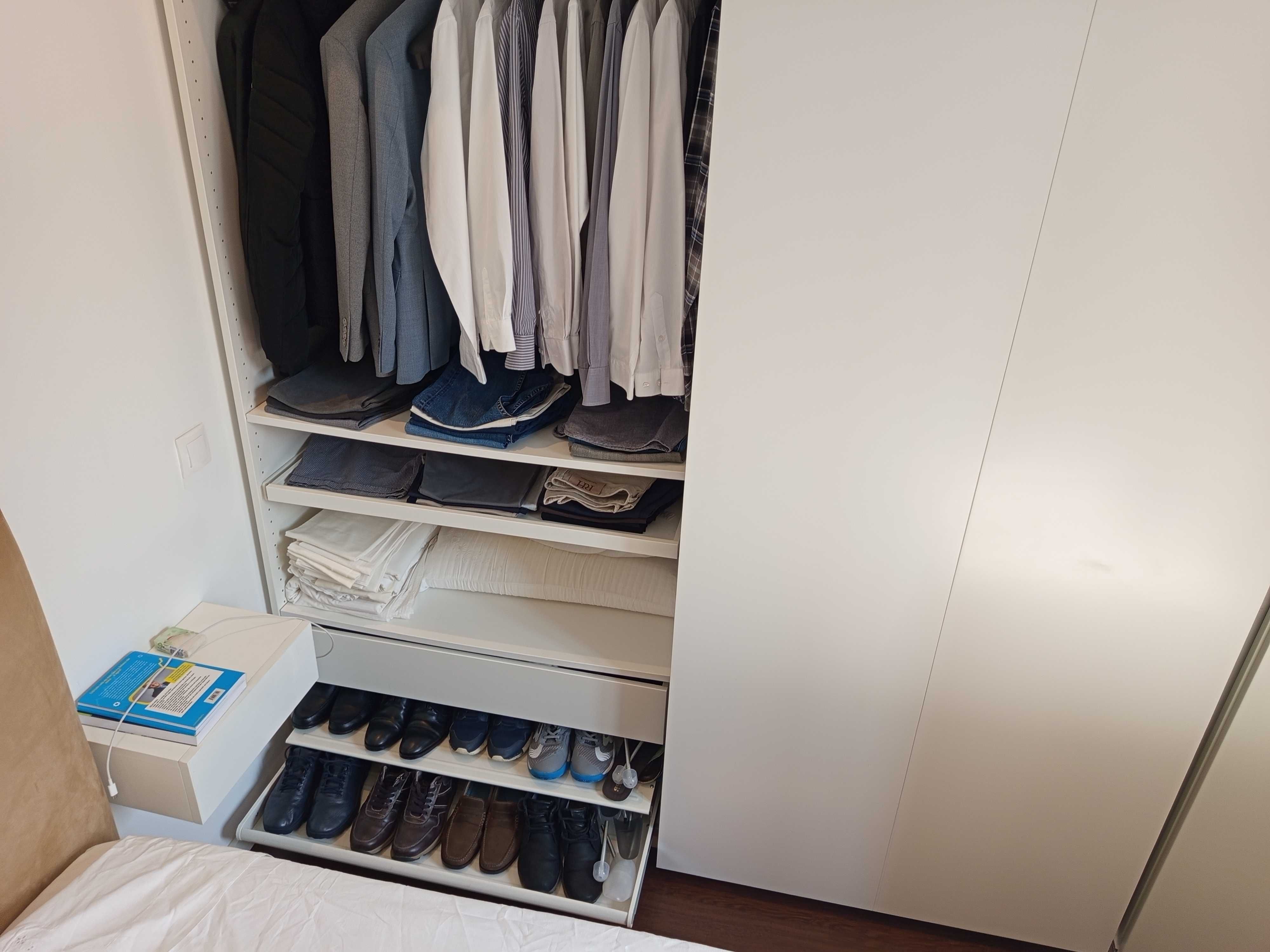 Roupeiro / Guarda-vestidos / Armário IKEA c/ 2,50 metros