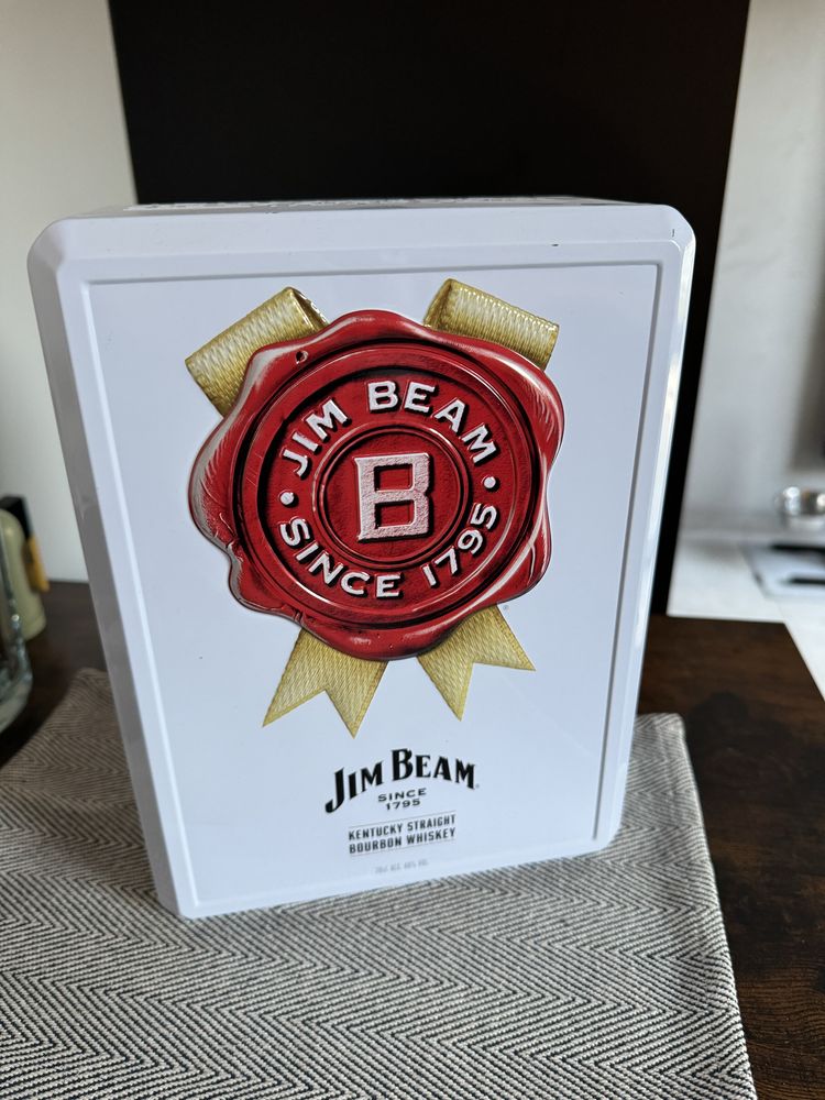 Jim beam plus szklanki