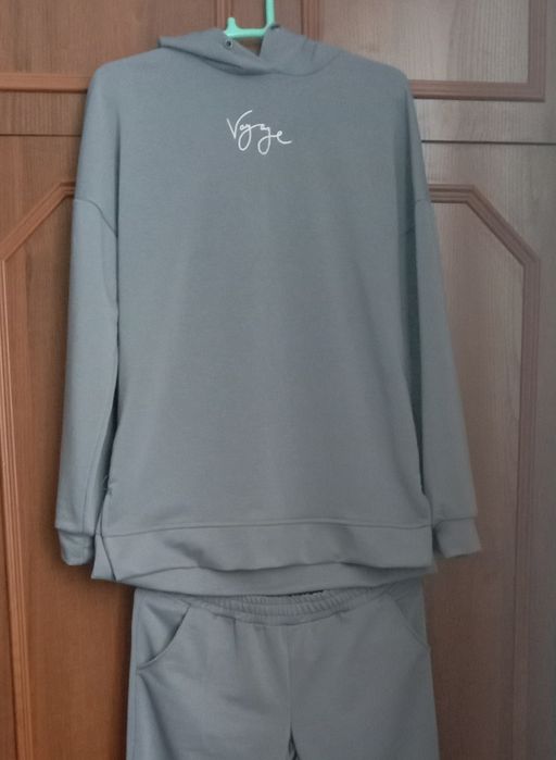 Костюм новий 42-44