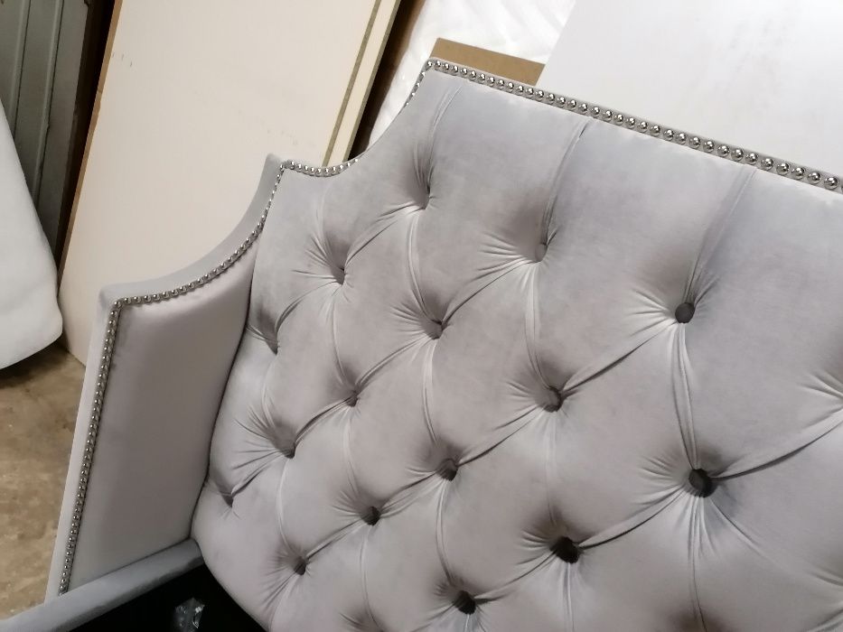 Łóżko Cheasterfield pikowane PINEZKI chrom LUDWIK + stelaż GLAMOUR