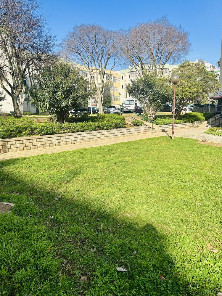 Apartamento T2  Oeiras  perto de praias A5 e marginal.