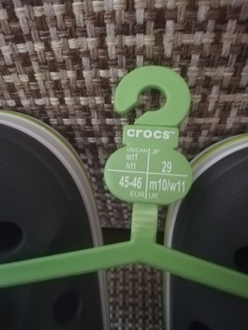 Продам удобную обувь CROCS