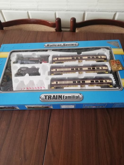 Дітяча залізна дорога на батарейках