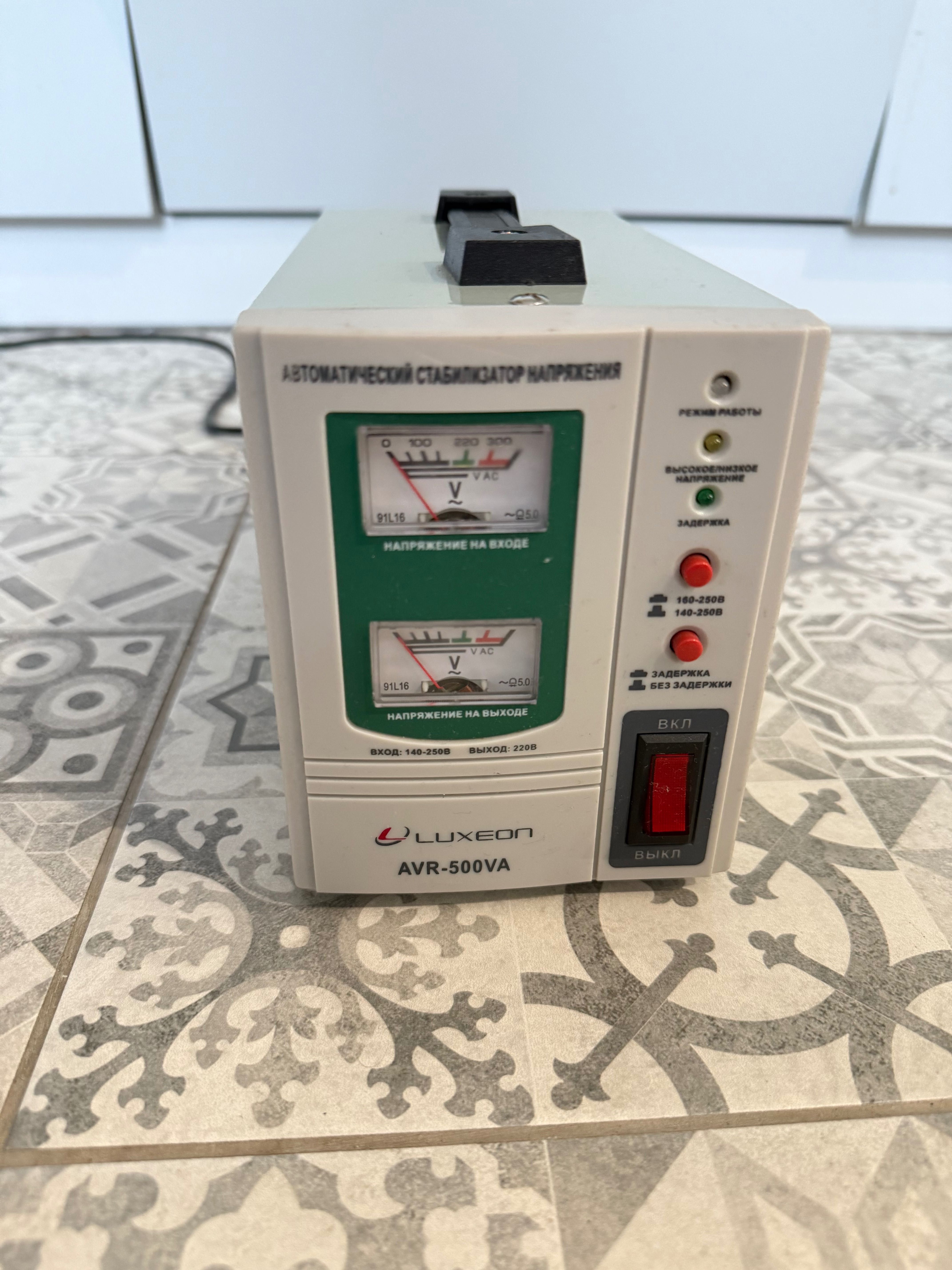 Стабілізатор напруги Стабилизатор напряжения   Luxeon AVR -500 VA