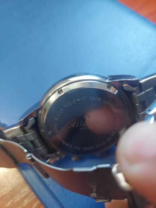 Швейцарський годинник "Atlantic"