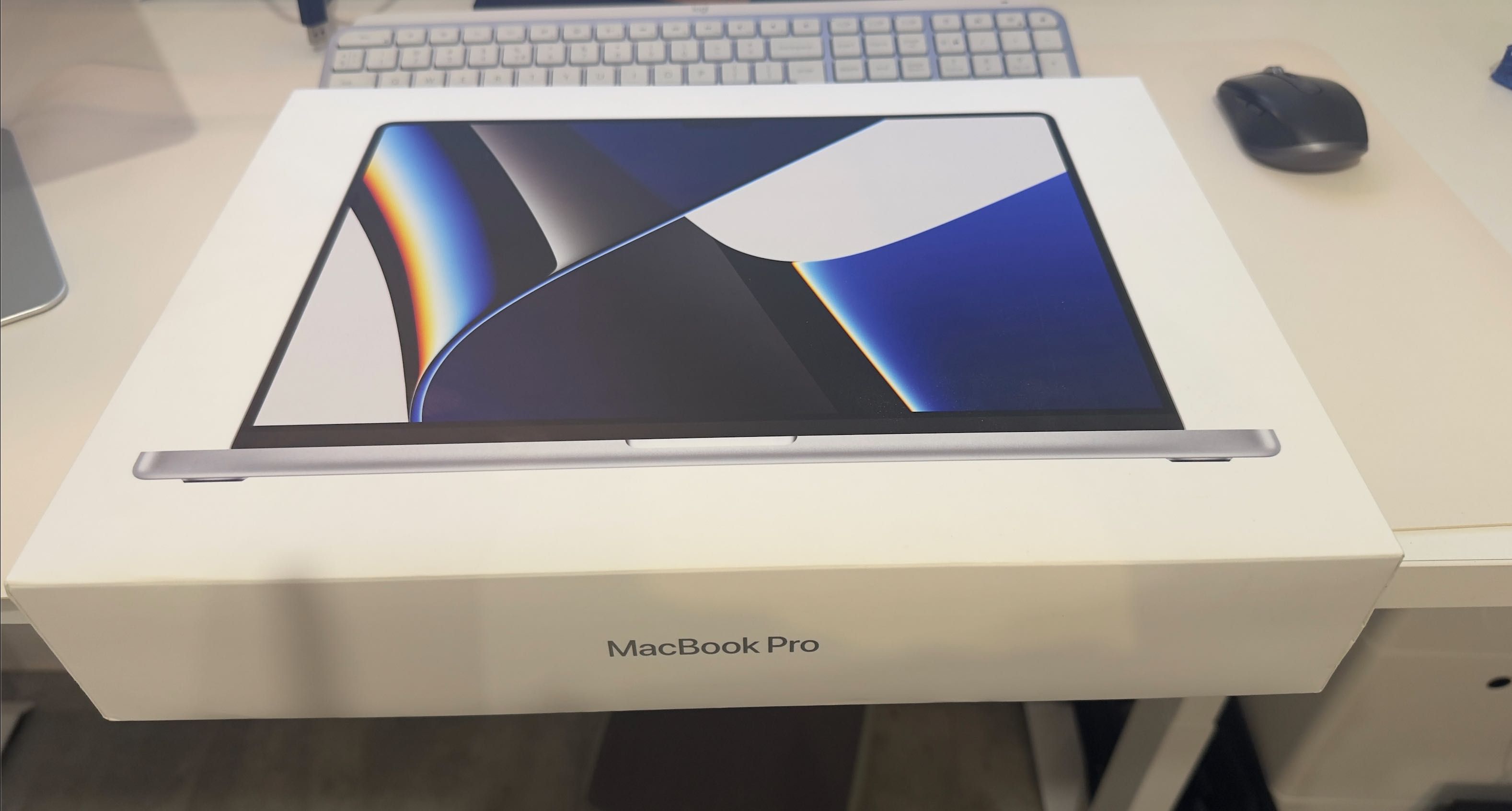 Apple MacBook Pro 16" 2022 M1 Pro 16/512GB Silver, polisa 10.2027